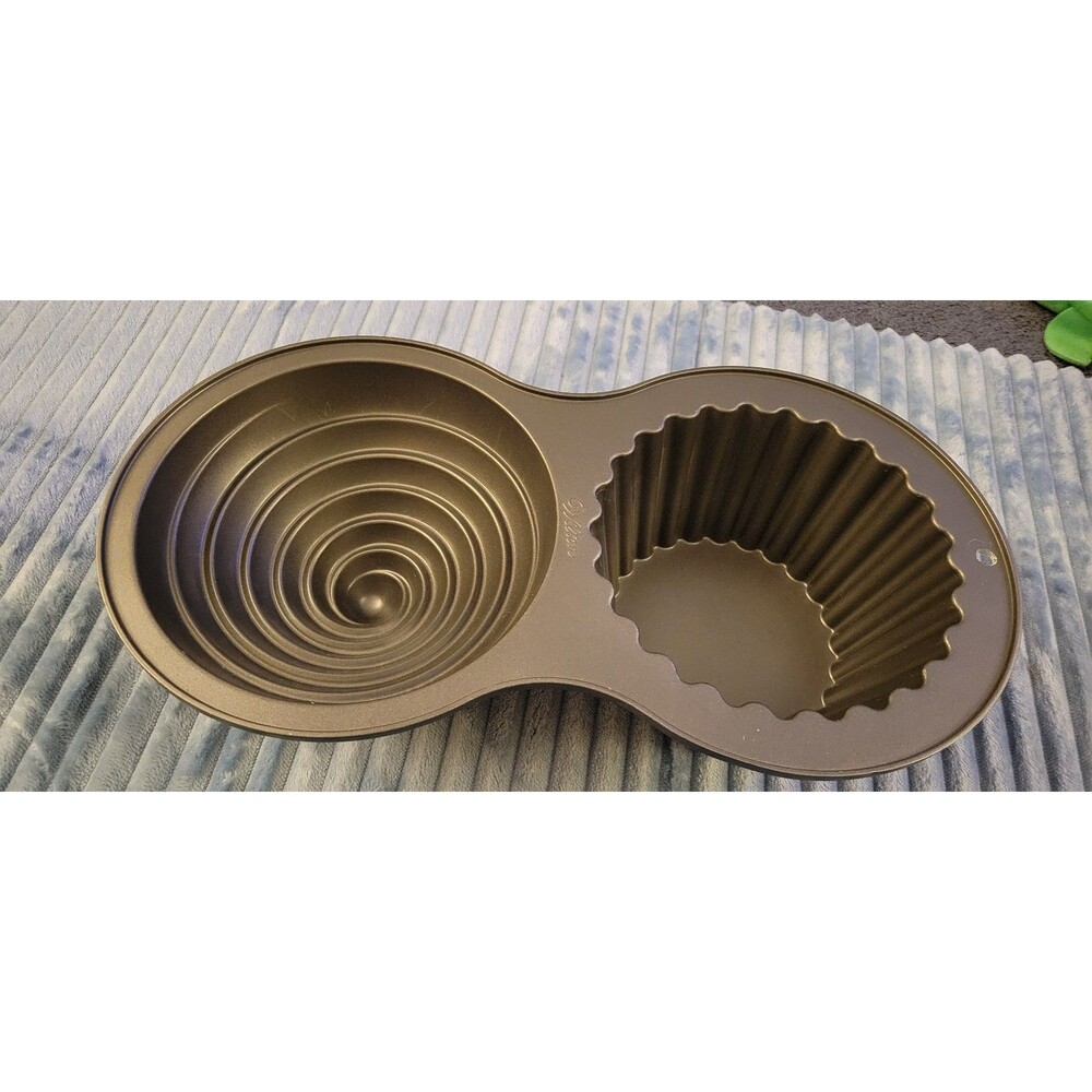 Wilton Giant Cupcake Cake Mold